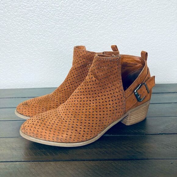 Universal Thread Mesh Cutout Cognac Ankle Boots 8 - Picture 1 of 7
